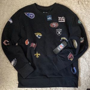 NWT XS Hollister Relaxed NFL Team Logo Print Graphic Sweatshirt
